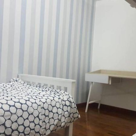 3Rooms 10Pax Mc 5 Star Hotel Sofa&Bed Mrt Mcd Axiata 史里肯邦安 外观 照片