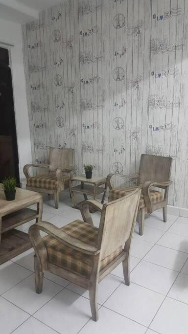 3Rooms 10Pax Mc 5 Star Hotel Sofa&Bed Mrt Mcd Axiata 史里肯邦安 外观 照片