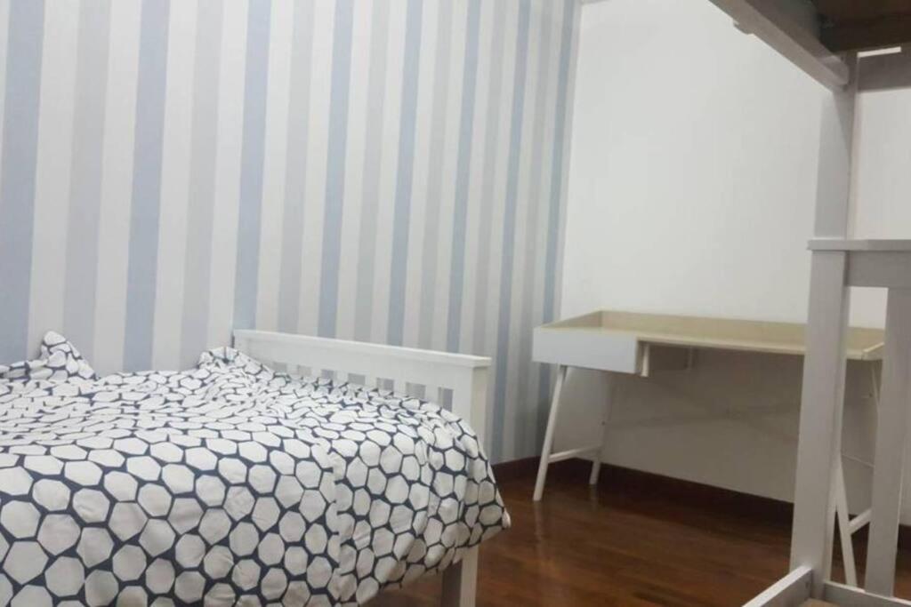 3Rooms 10Pax Mc 5 Star Hotel Sofa&Bed Mrt Mcd Axiata 史里肯邦安 外观 照片